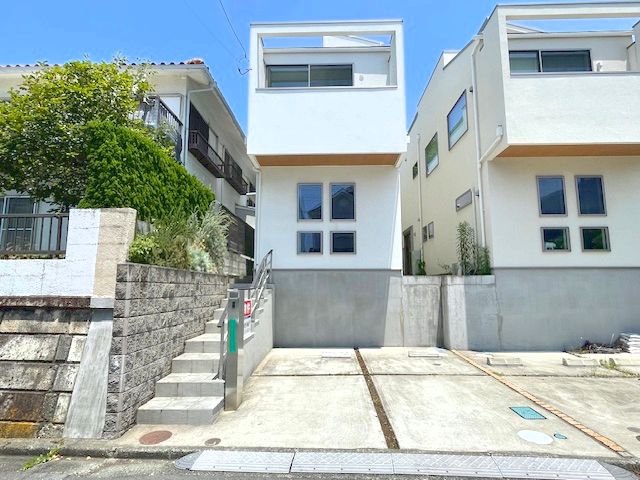 七里ガ浜２丁目築浅 海見え住宅
