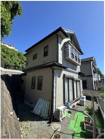 ガレージ付き津西中古住宅