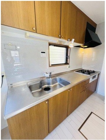 ガレージ付き津西中古住宅
