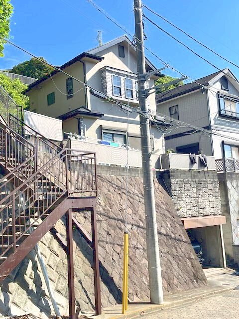ガレージ付き津西中古住宅