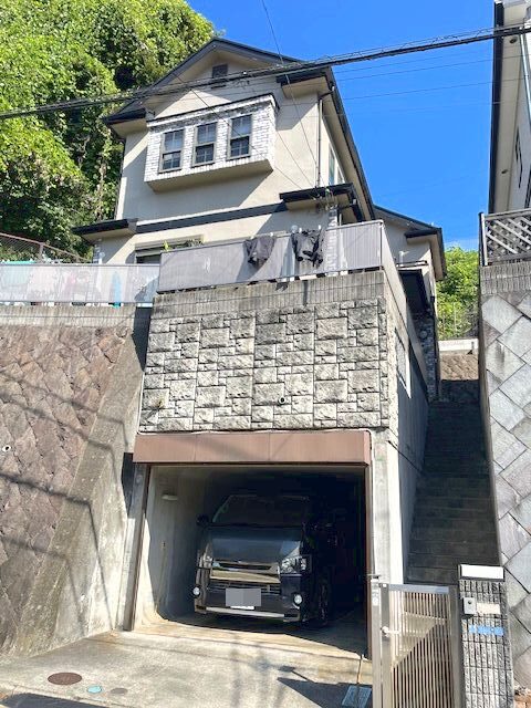 ガレージ付き津西中古住宅