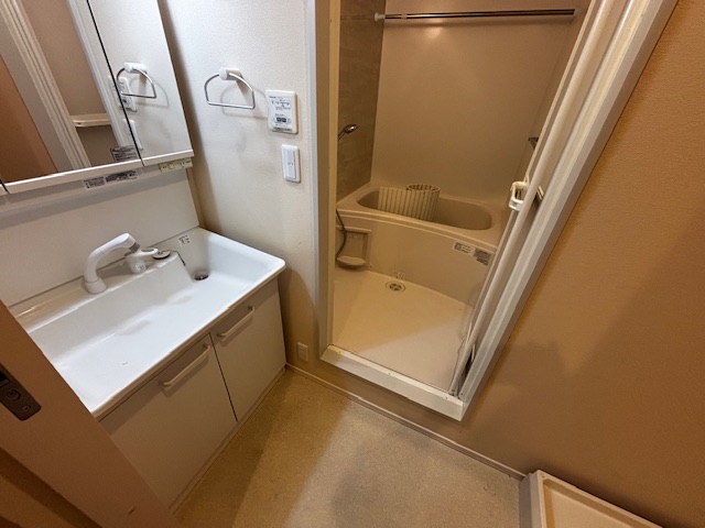 メゾンコート七里ガ浜　2階角部屋