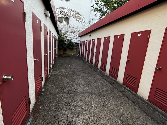 ハイラーク本牧　1階角部屋