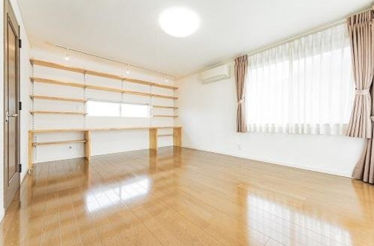 腰越1丁目 東南角地 中古住宅