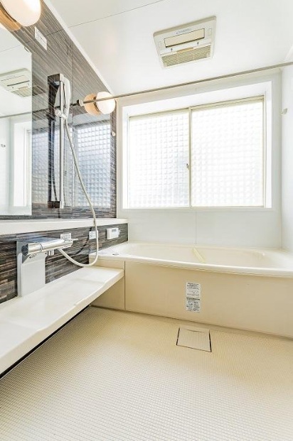 腰越1丁目 東南角地 中古住宅