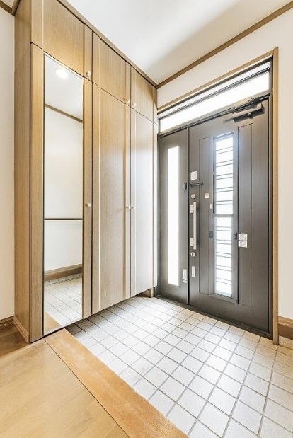 腰越1丁目 東南角地 中古住宅