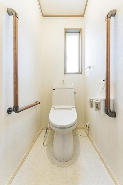 腰越1丁目 東南角地 中古住宅