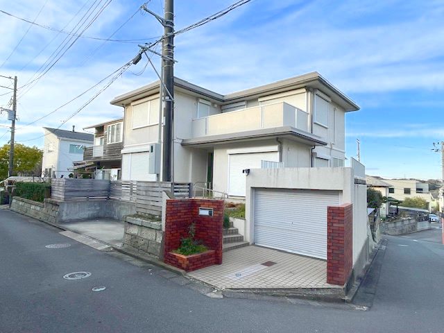 腰越1丁目 東南角地 中古住宅