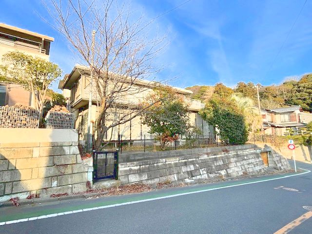 稲村ガ崎5丁目 東南角地100坪